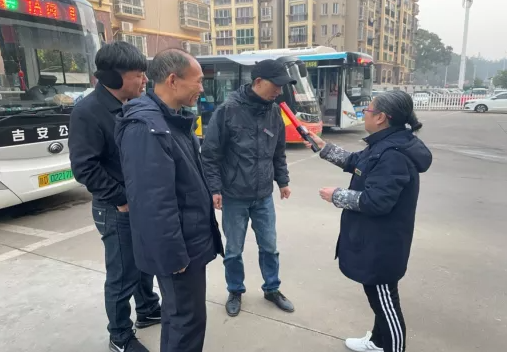 吉安公交持續(xù)開展駕駛員崗前酒精、血壓測試