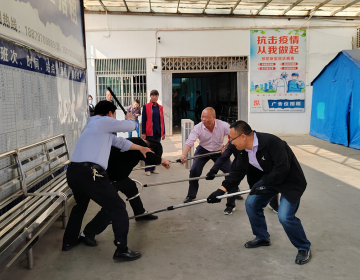 贛州方通:開(kāi)展反恐防恐及春季消防安全疏散綜合應(yīng)急演練