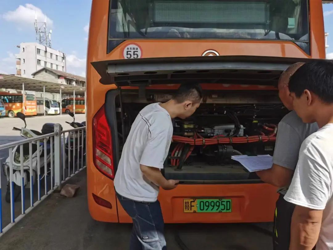 撫州長運:南豐分公司開展車輛安全檢查