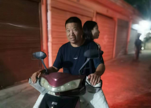 景德鎮(zhèn)長(zhǎng)運(yùn):小女生晚班車(chē)錯(cuò)過(guò)站 駕駛員電動(dòng)車(chē)送回家