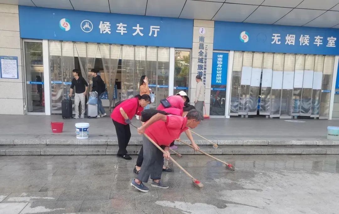 都市城際公交 積極維護(hù)站容站貌 確?！皠?chuàng)文鞏衛(wèi)”工作務(wù)實(shí)推進(jìn)
