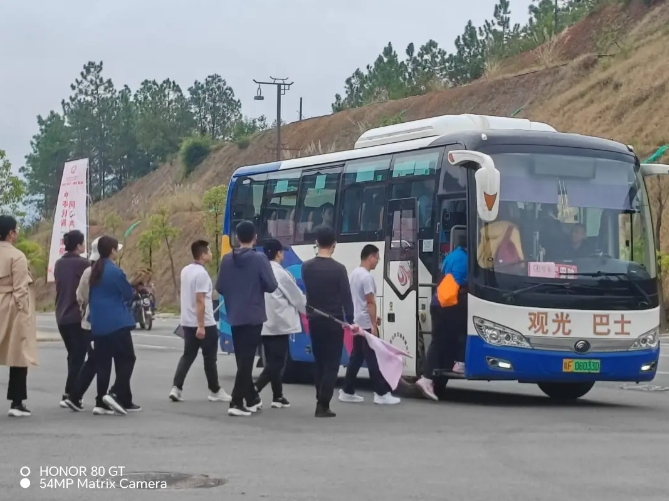 撫州長(zhǎng)運(yùn):圓滿完成“和美村寨 民族團(tuán)結(jié)跑”運(yùn)輸保障任務(wù)
